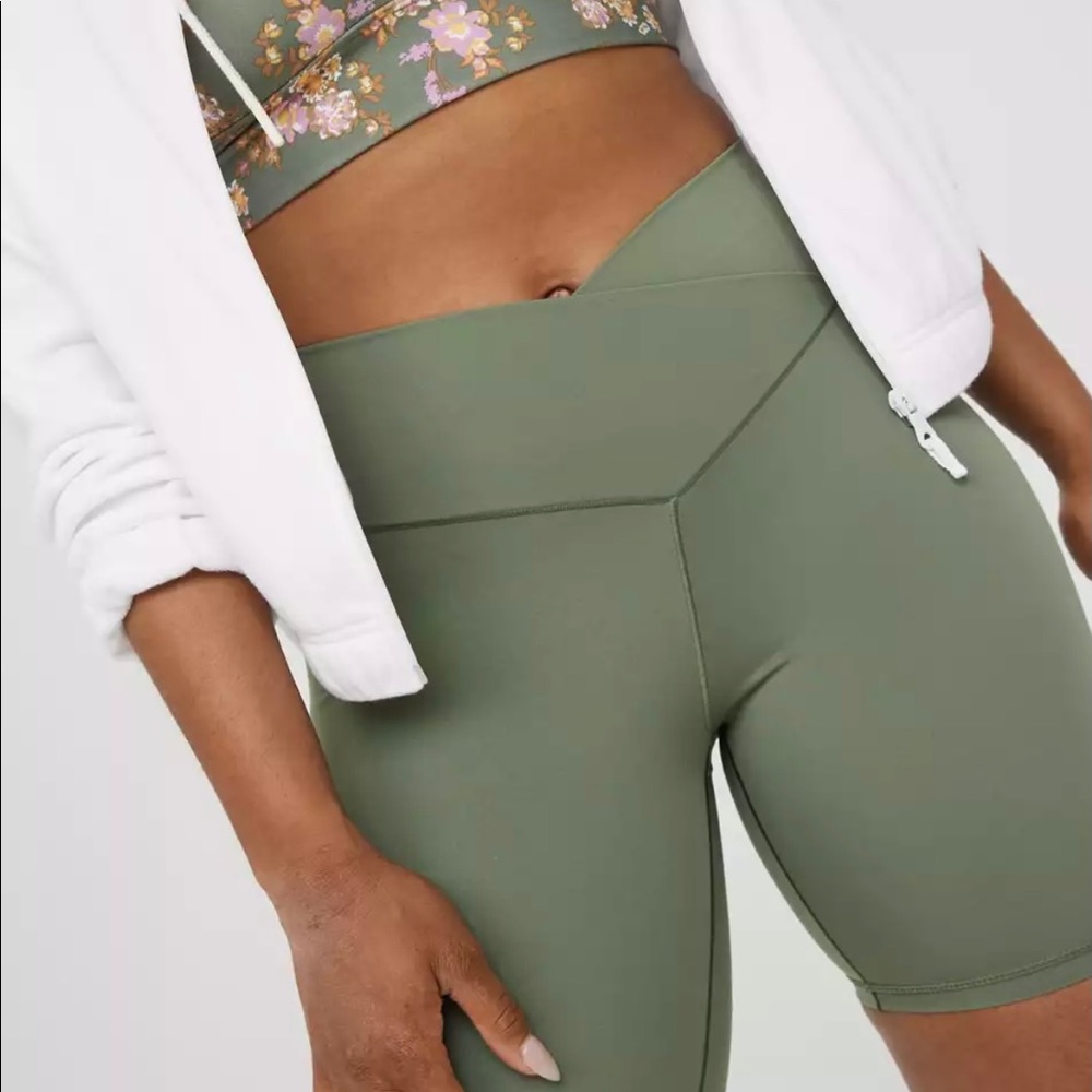 AE Crossover 7” Bike Short